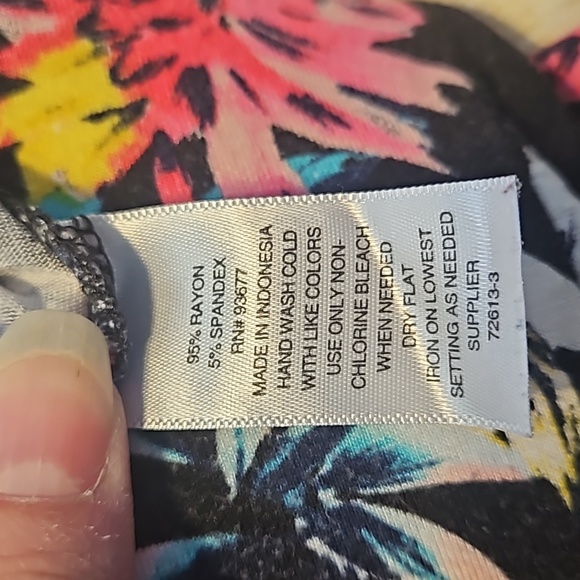 A.N.A. Black floral maxi skirt with side slits size large - Picture 5 of 7